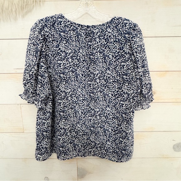 J.Crew V-Neck Puff-Sleeve floral top ❤️ - Picture 3 of 7